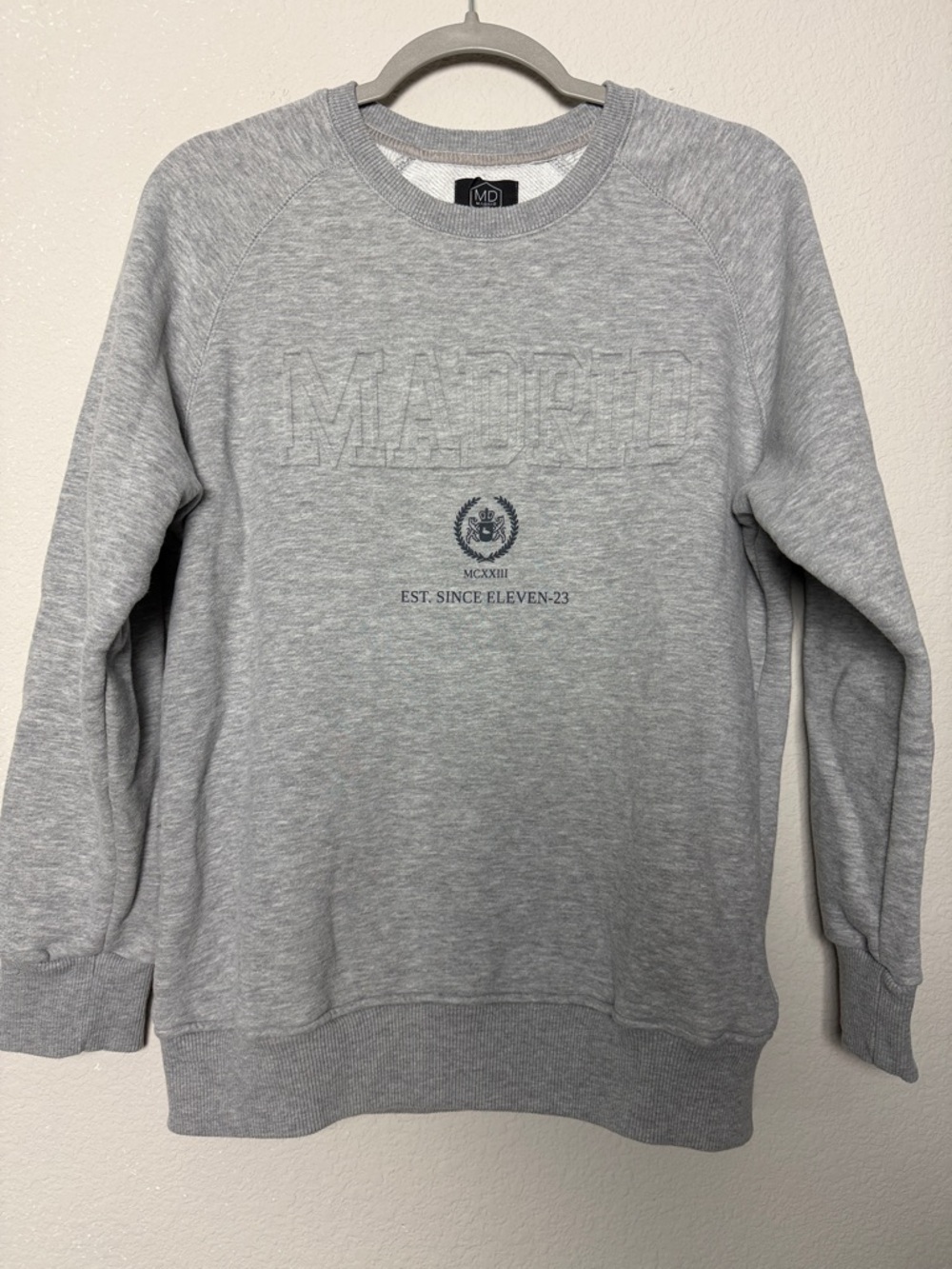 Barcelona Designs “Madrid” Heathered Gray Crewneck Sweatshirt, see measurements